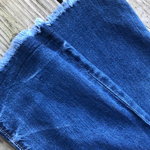 Like new distressed flare jeans - Picture 4 of 4